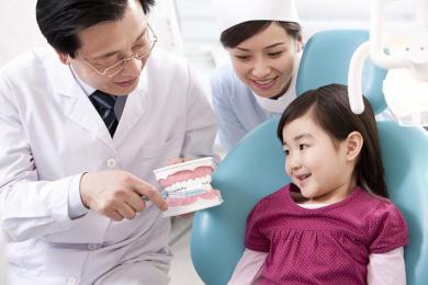 6 điều cần tránh để phòng bệnh răng miệng cho bé